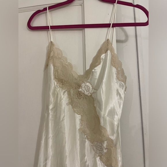 Vintage Victoria secret white slip dress with lace. - Picture 3 of 5
